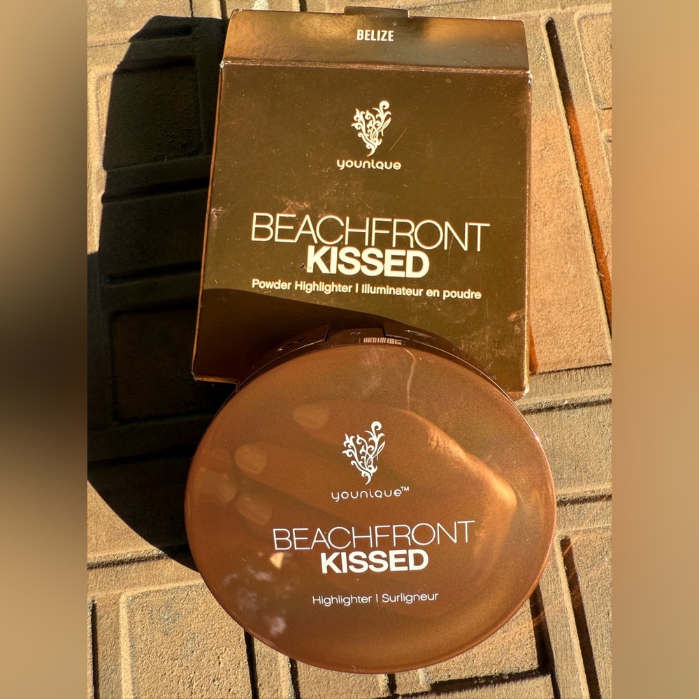 Younique Beachfront Kissed Highlighter - Belize Bronze